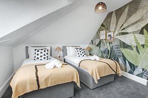Group Getaway Stylish 2-bed Cardiff Flat