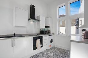 Compact 1-bed Flat for Friends & Colleagues