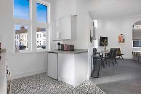 Compact 1-bed Flat for Friends & Colleagues