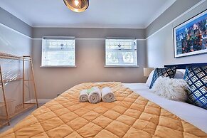 Spacious 3 Bed Home With Pool Table