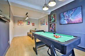 Spacious 3 Bed Home With Pool Table
