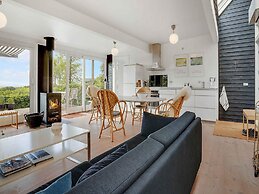 5 Star Holiday Home in Allingabro