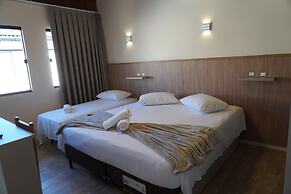 La Roza Hotel and Grill Restaurant