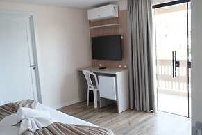 La Roza Hotel and Grill Restaurant