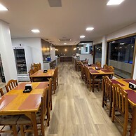 La Roza Hotel and Grill Restaurant