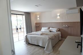 La Roza Hotel and Grill Restaurant