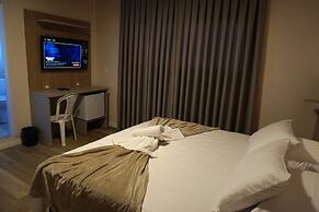 La Roza Hotel and Grill Restaurant