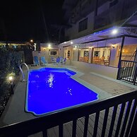 La Roza Hotel and Grill Restaurant