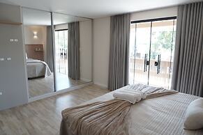 La Roza Hotel and Grill Restaurant