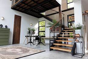 Kalamari Luxury Beach Front Villa