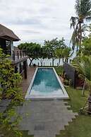 Kalamari Luxury Beach Front Villa
