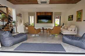 Kalamari Luxury Beach Front Villa