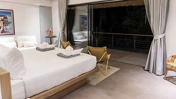 Kalamari Luxury Beach Front Villa