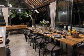 Kalamari Luxury Beach Front Villa