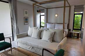 Kalamari Luxury Beach Front Villa