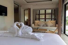 Kalamari Luxury Beach Front Villa