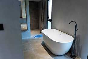 Kalamari Luxury Beach Front Villa