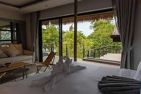 Kalamari Luxury Beach Front Villa