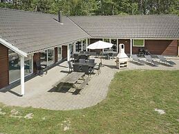 5 Star Holiday Home in Rodby