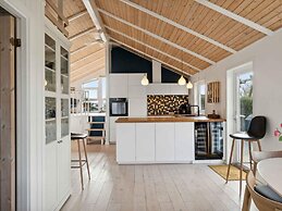 5 Star Holiday Home in Ronde