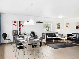 5 Star Holiday Home in Veslos