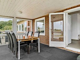5 Star Holiday Home in Veslos