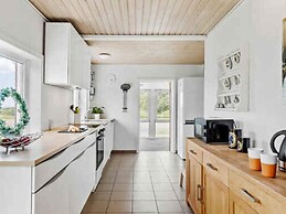 5 Star Holiday Home in Veslos
