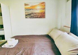 Comfy 3BR Flat on Quiet Street