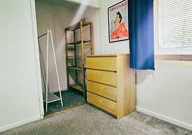 Comfy 3BR Flat on Quiet Street