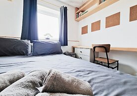 Comfy 3BR Flat on Quiet Street