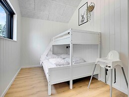 5 Star Holiday Home in Hals