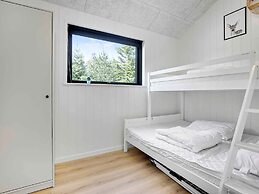 5 Star Holiday Home in Hals