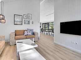 5 Star Holiday Home in Hals