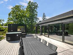 5 Star Holiday Home in Hals