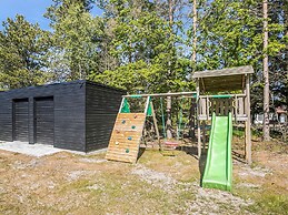5 Star Holiday Home in Hals