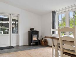 5 Star Holiday Home in Dronningmolle