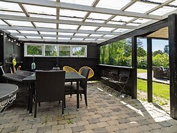5 Star Holiday Home in Dronningmolle