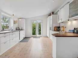 5 Star Holiday Home in Dronningmolle