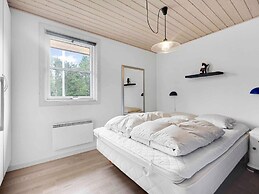 5 Star Holiday Home in Hals