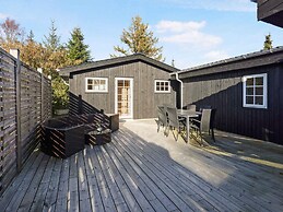 5 Star Holiday Home in Hals
