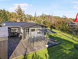 5 Star Holiday Home in Hals