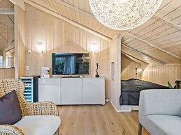 5 Star Holiday Home in Dronningmolle