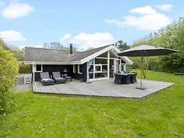 5 Star Holiday Home in Dronningmolle