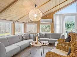 5 Star Holiday Home in Dronningmolle