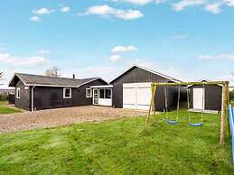 5 Star Holiday Home in Vinderup