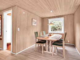 5 Star Holiday Home in Hals