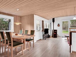 5 Star Holiday Home in Hals