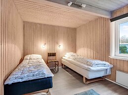 5 Star Holiday Home in Hals