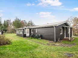 5 Star Holiday Home in Hals