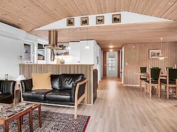 5 Star Holiday Home in Hals